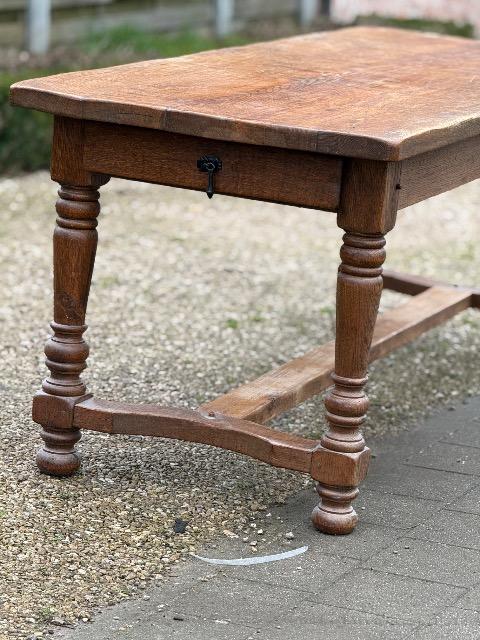 OAK TABLE 