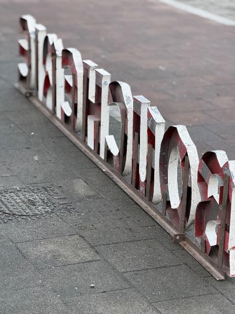 2 pieces zinc signs 